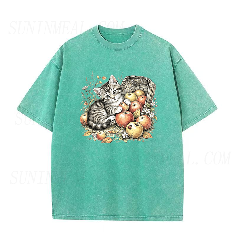 Vintage Cute Kitten Apple Basket Unisex Tee