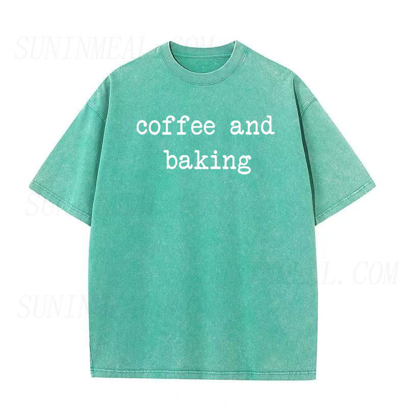 コーヒーとベーキングのユニセックスTシャツ