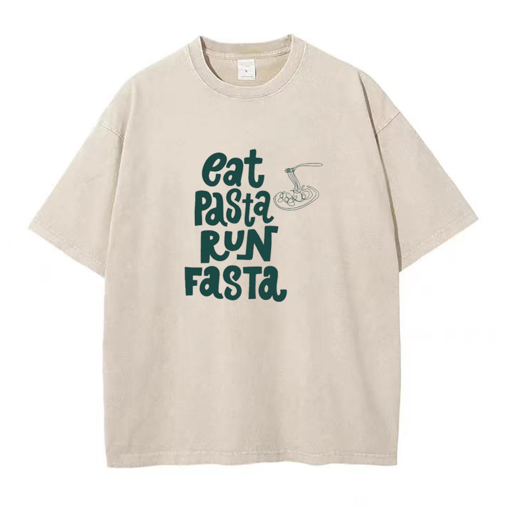 パスタを食べて、速く走るユニセックスTシャツ