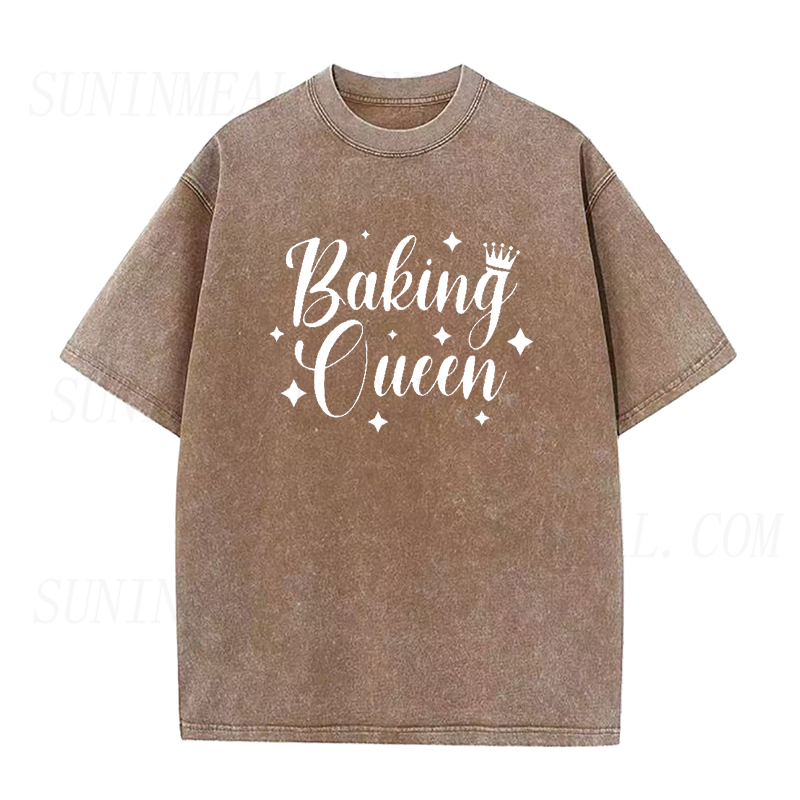 ベーキングクイーンユニセックスTシャツ