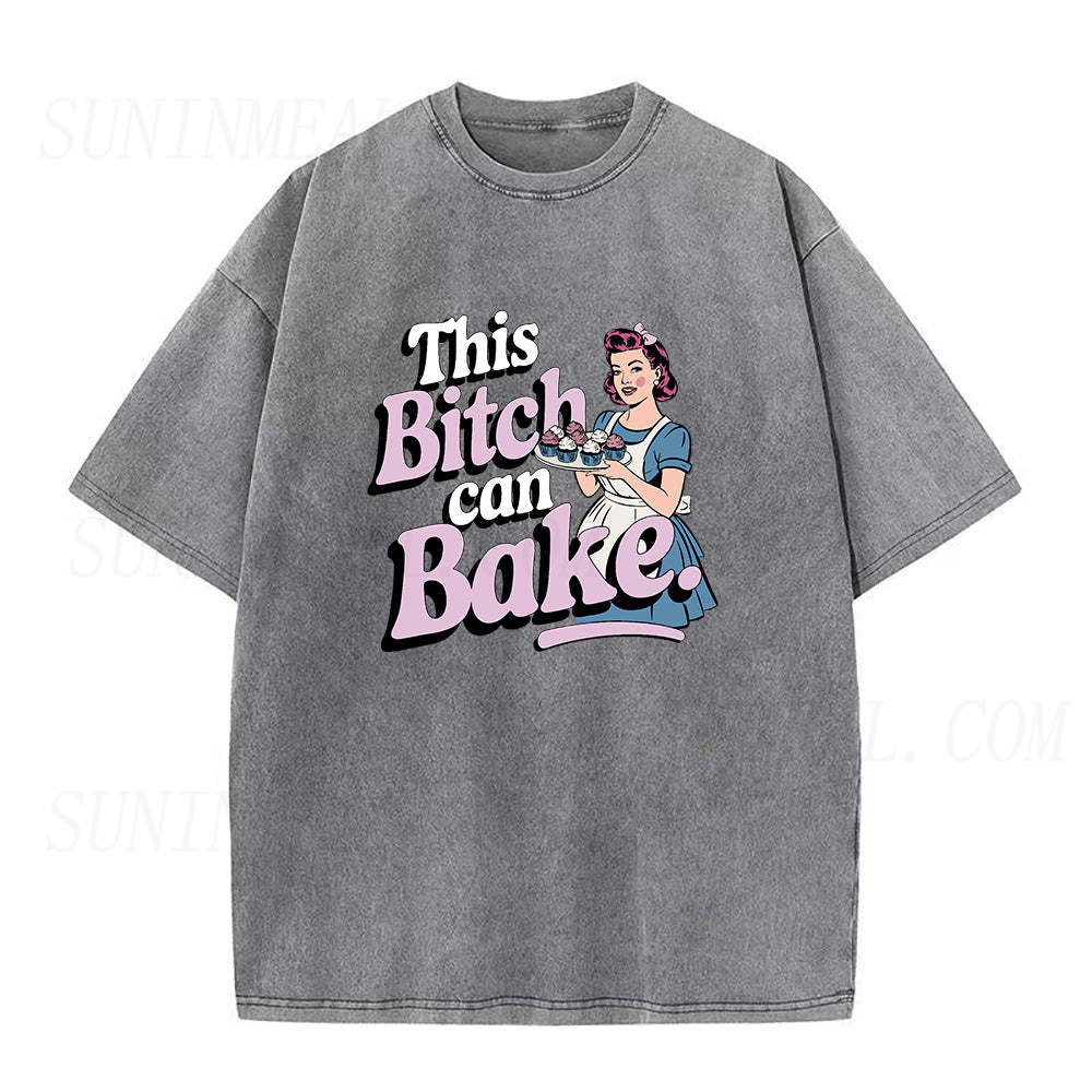 「This Bitch Can Bake」ユニセックスTシャツ