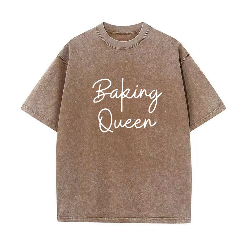 ベーキングクイーンユニセックスTシャツ