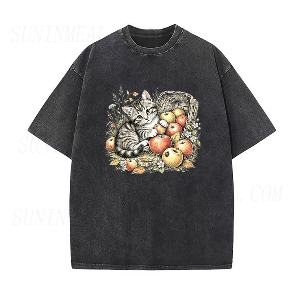Vintage Cute Kitten Apple Basket Unisex Tee