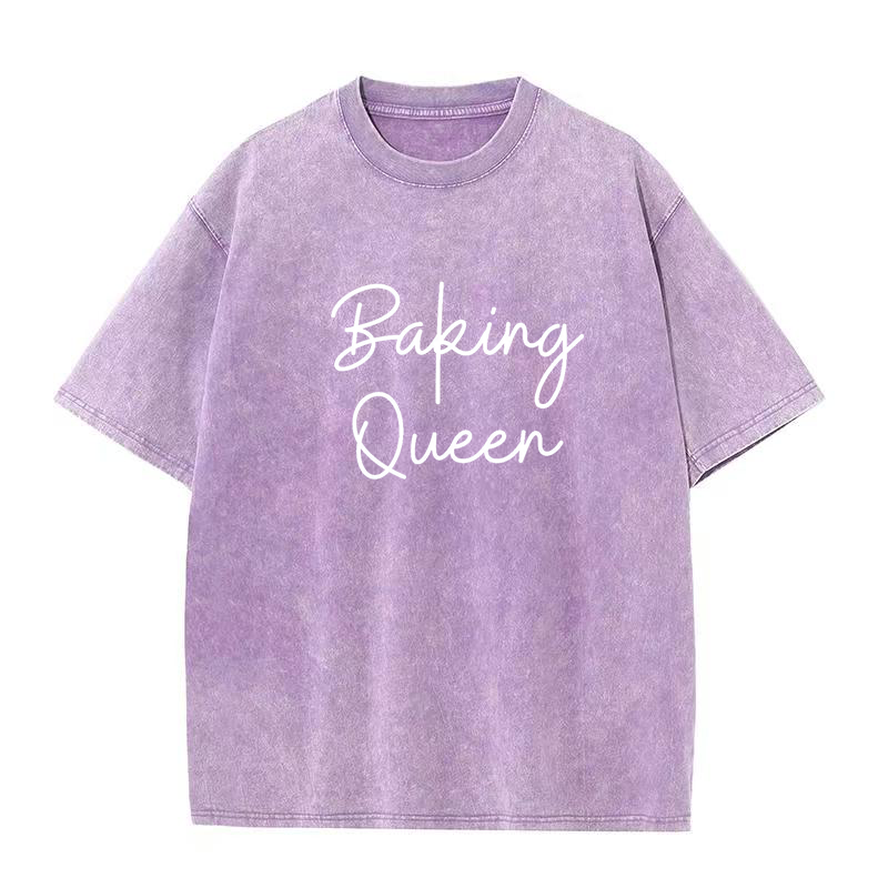 ベーキングクイーンユニセックスTシャツ