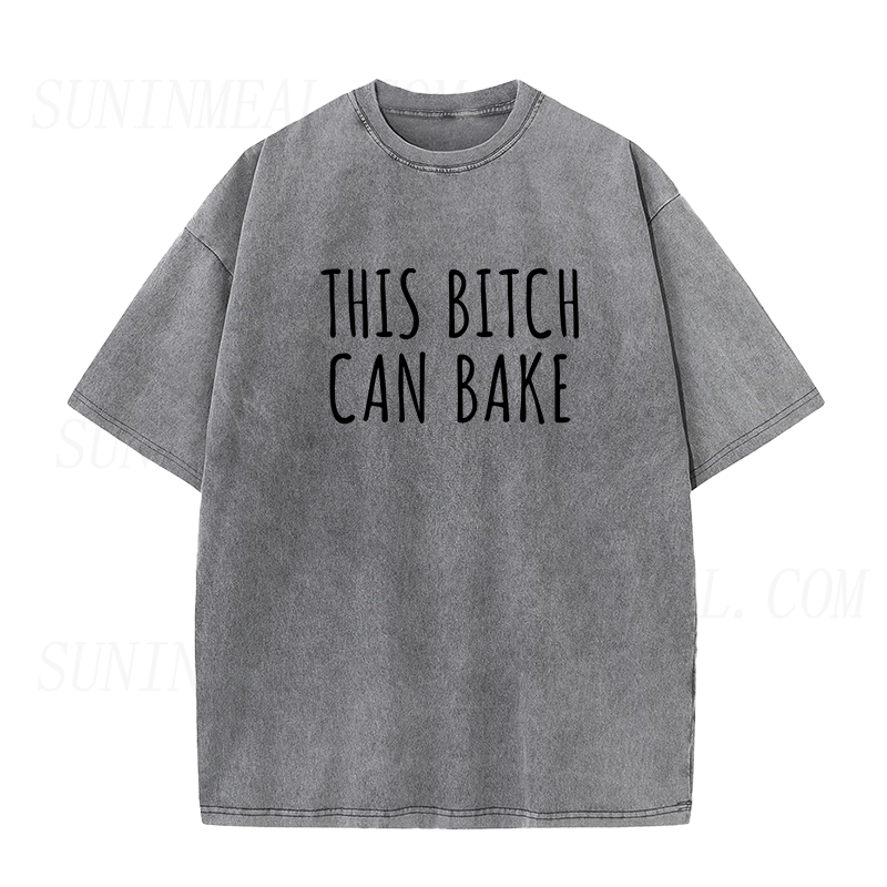「This Bitch Can Bake」ユニセックスTシャツ