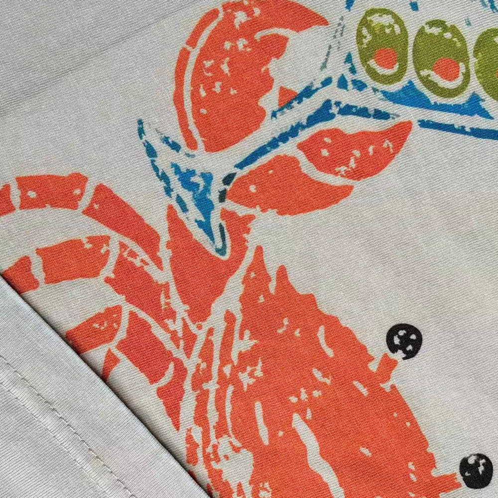 Funny Crab Holding Cocktail Unisex Tee