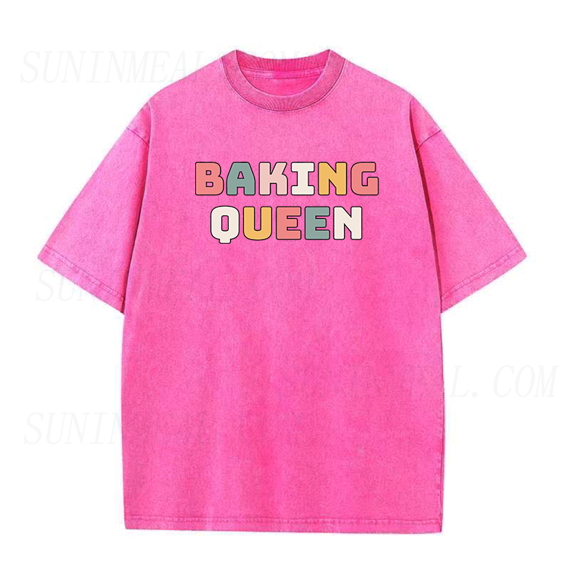 ベーキングクイーンユニセックスTシャツ