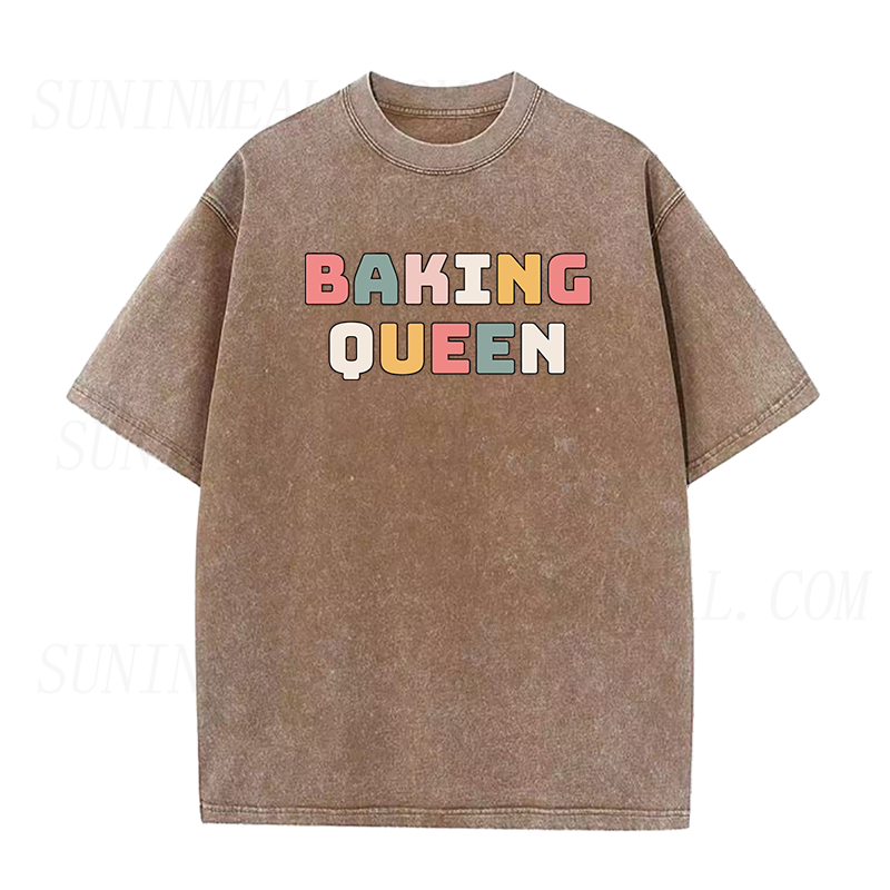ベーキングクイーンユニセックスTシャツ