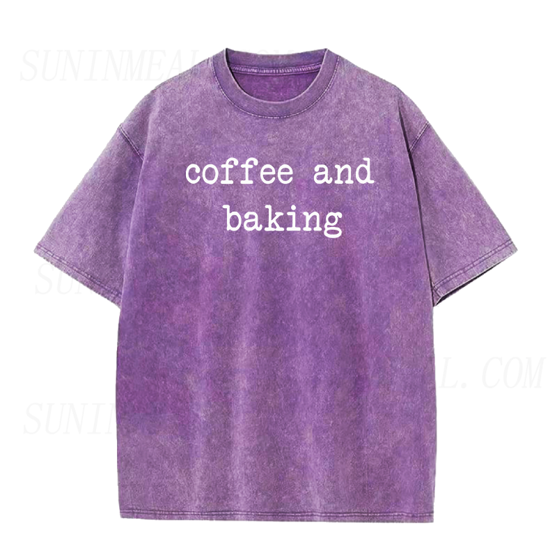 コーヒーとベーキングのユニセックスTシャツ