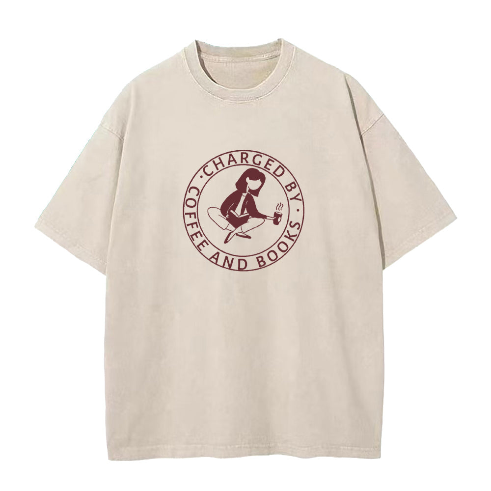 コーヒーと本でチャージ ユニセックスTシャツ