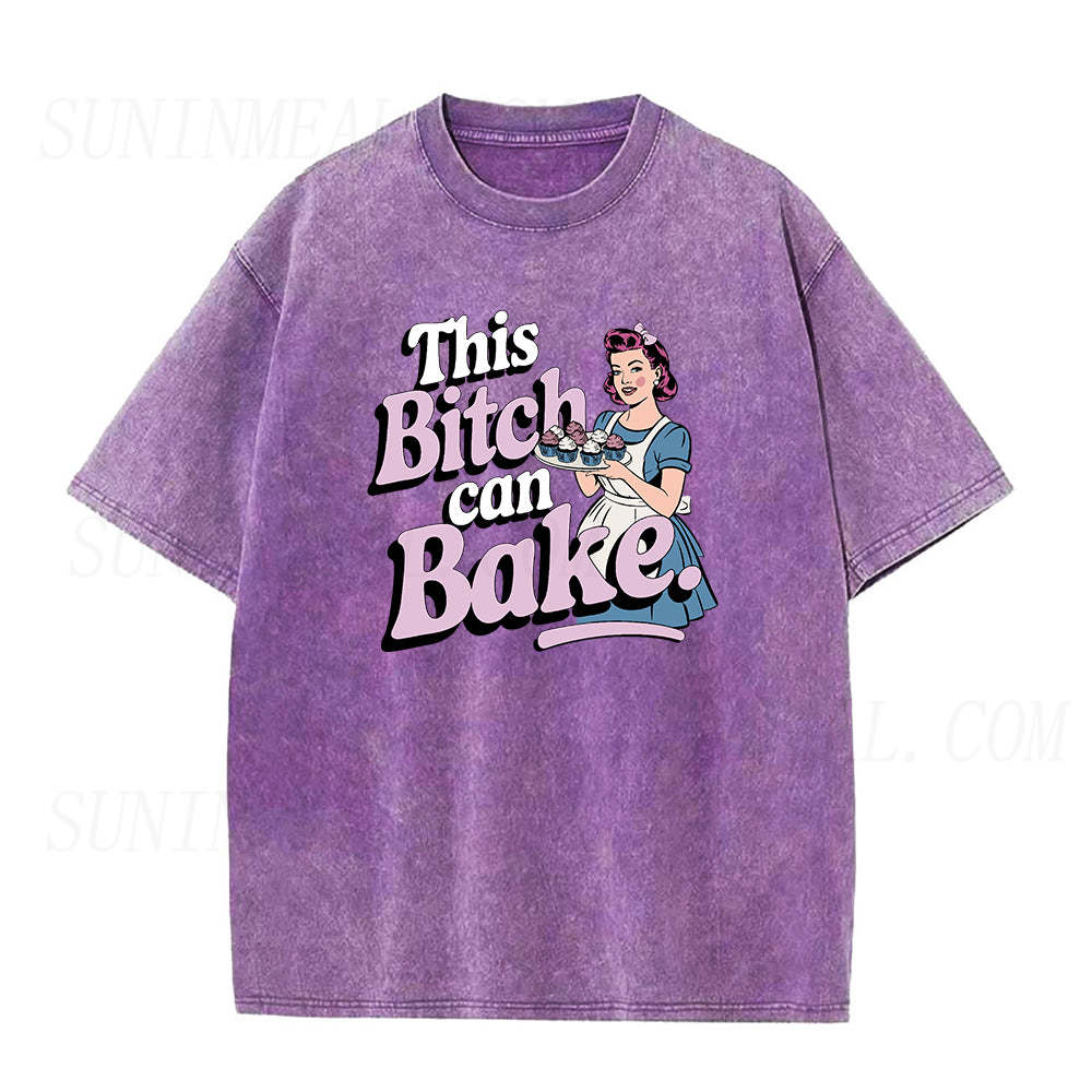 「This Bitch Can Bake」ユニセックスTシャツ