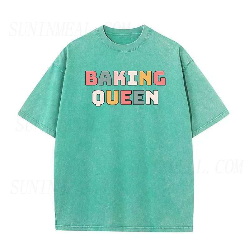 ベーキングクイーンユニセックスTシャツ
