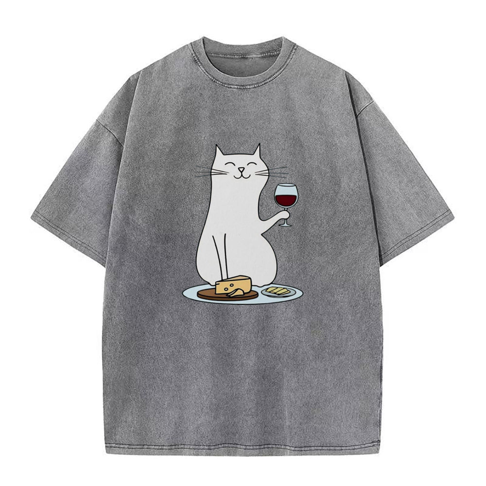 猫、チーズ、ワインのユニセックスTシャツ