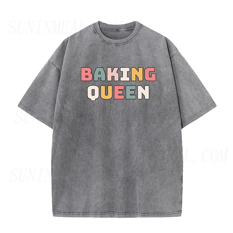 ベーキングクイーンユニセックスTシャツ