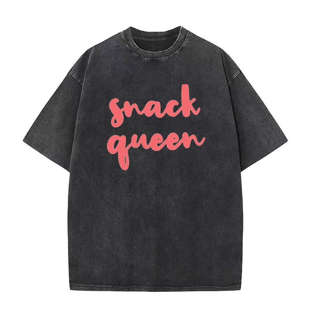 スナッククイーン ユニセックスTシャツ
