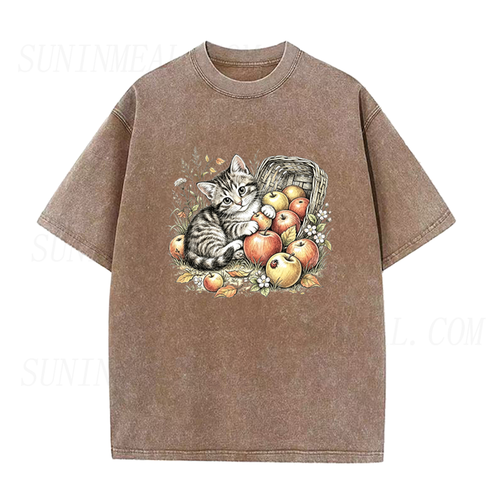 Vintage Cute Kitten Apple Basket Unisex Tee