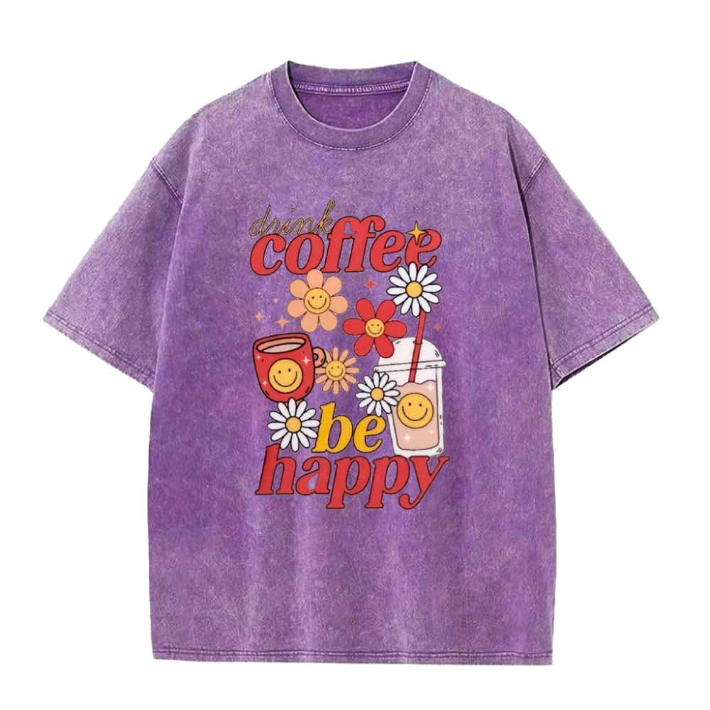 コーヒーを飲んでハッピーに ユニセックスTシャツ