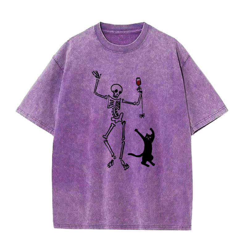 踊る骸骨と猫のユニセックスTシャツ