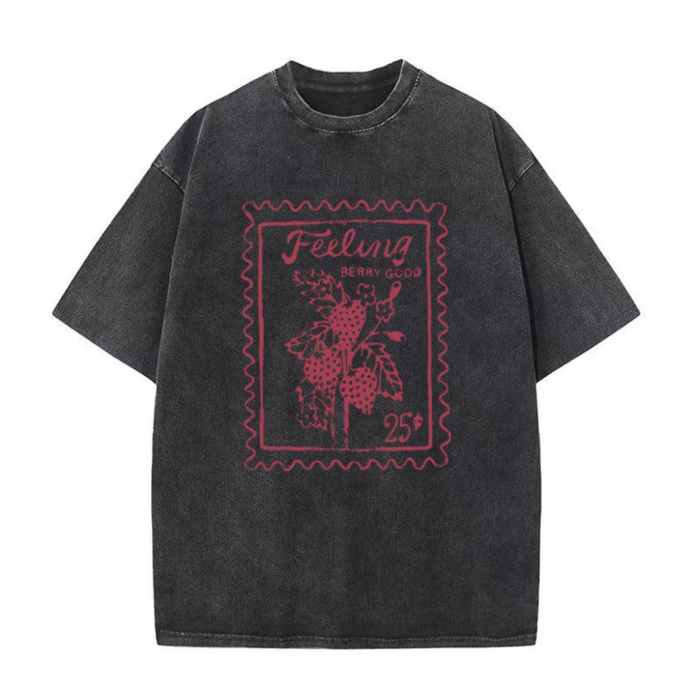 レトロストロベリーユニセックスTシャツ