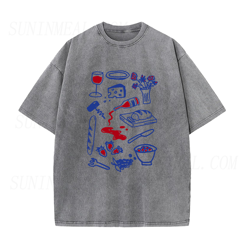 ワイン、チーズ、バゲット、フルーツのユニセックスTシャツ