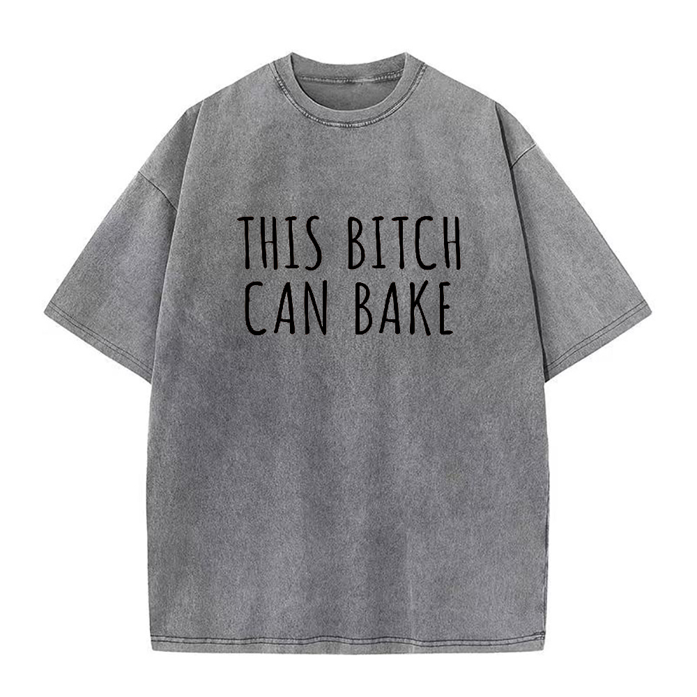 「This Bitch Can Bake」ユニセックスTシャツ