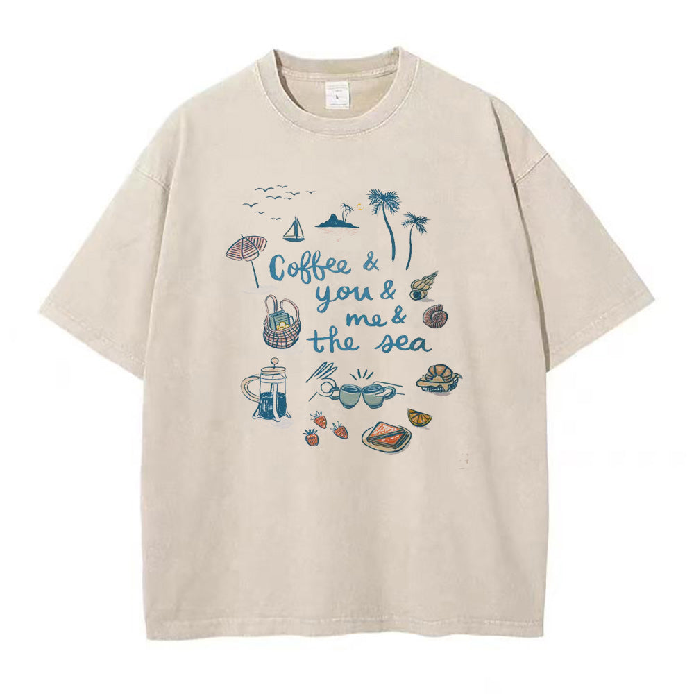 コーヒーとあなたと私と海 ユニセックスTシャツ