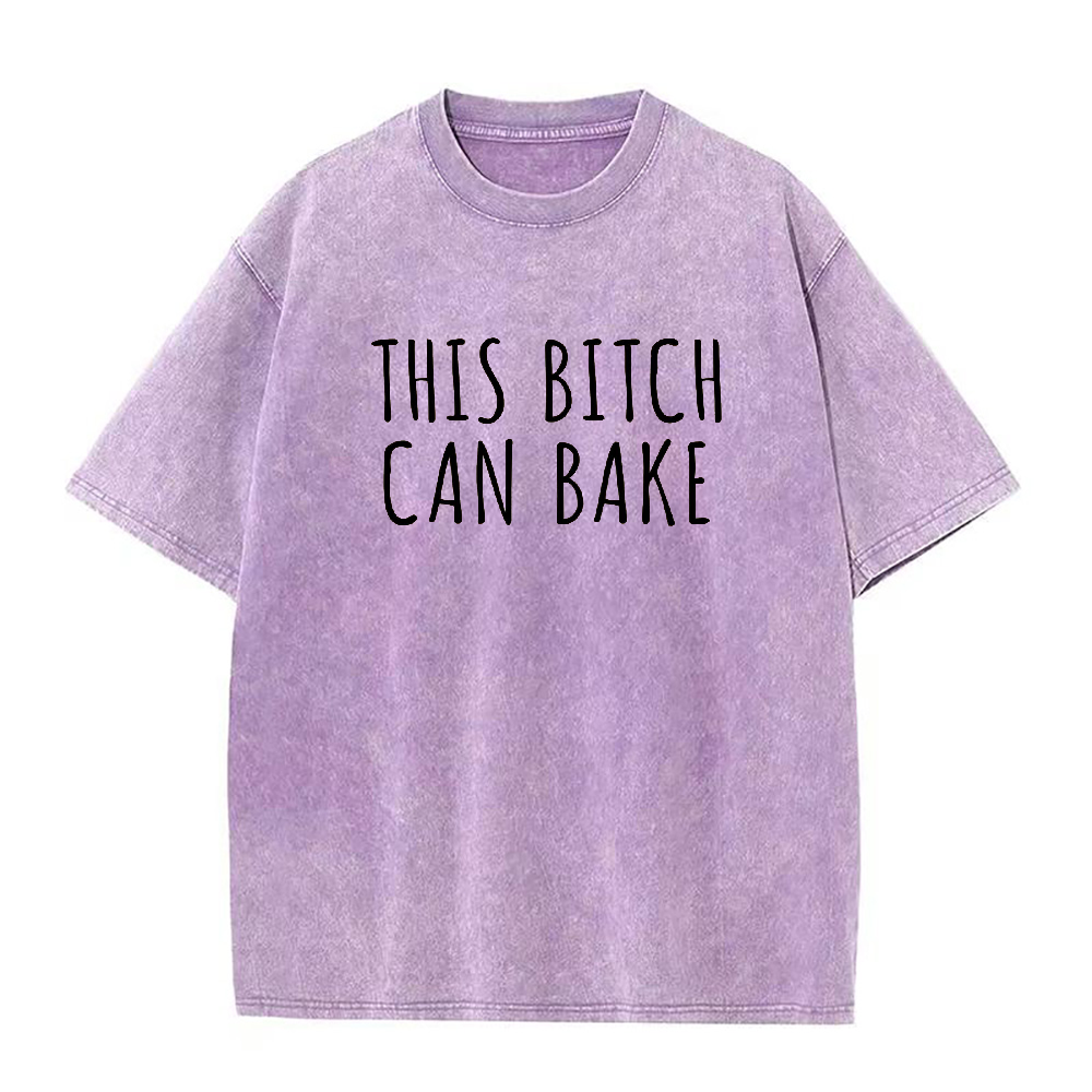 「This Bitch Can Bake」ユニセックスTシャツ