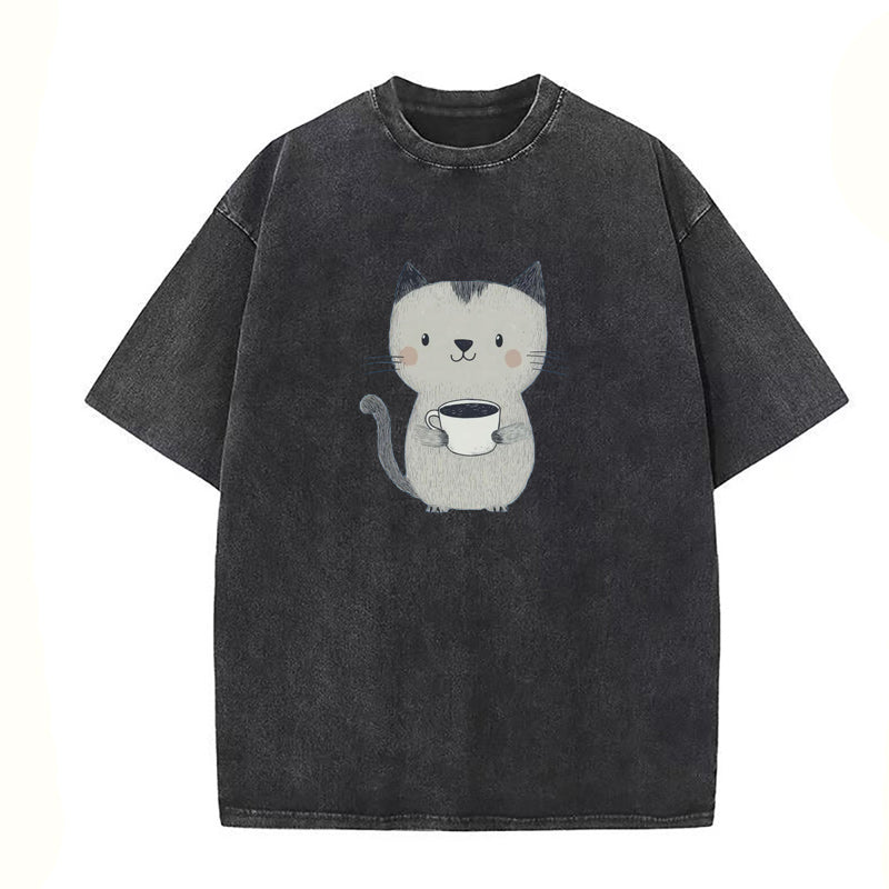 コーヒーを飲む猫のユニセックスTシャツ