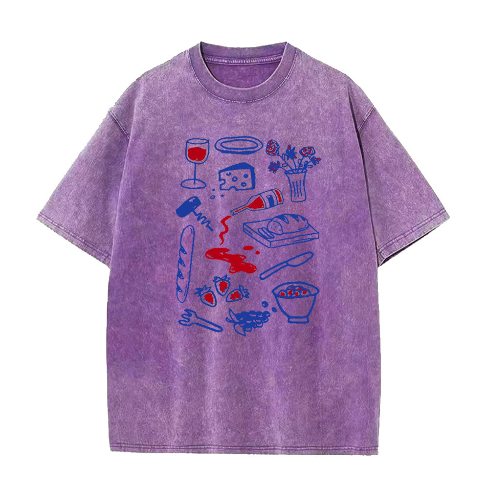 ワイン、チーズ、バゲット、フルーツのユニセックスTシャツ