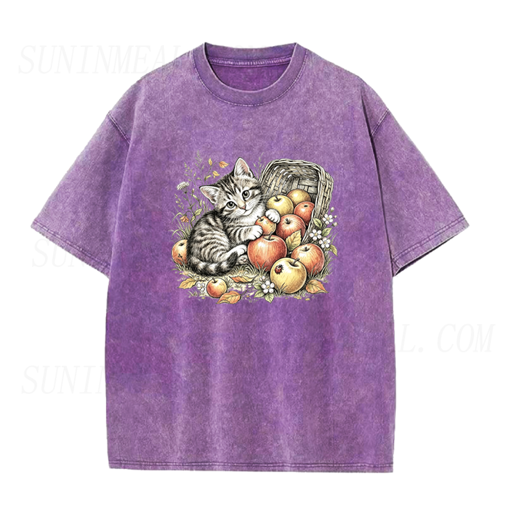 Vintage Cute Kitten Apple Basket Unisex Tee