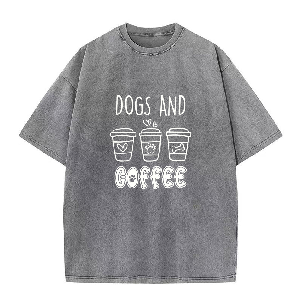 犬とコーヒー ユニセックスTシャツ