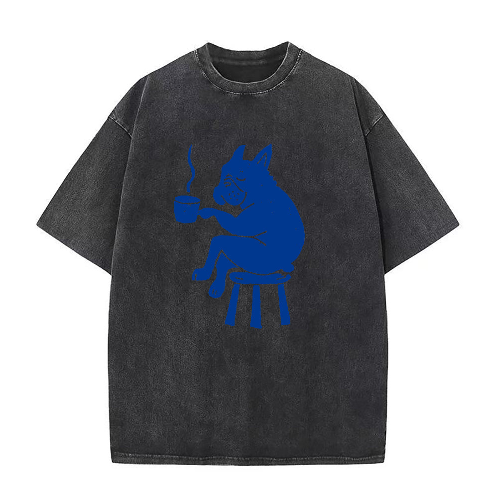 オリジナルブルーコーヒーを飲む犬ユニセックスTシャツ