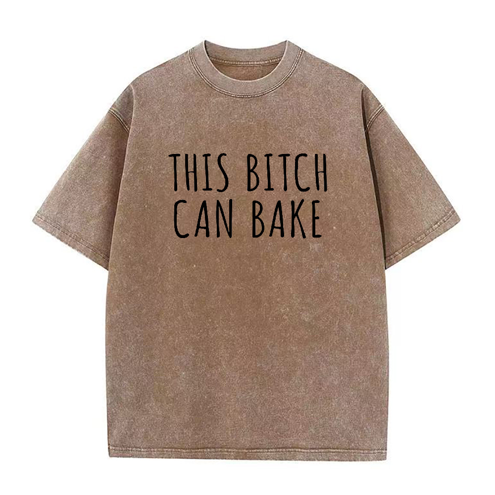 「This Bitch Can Bake」ユニセックスTシャツ
