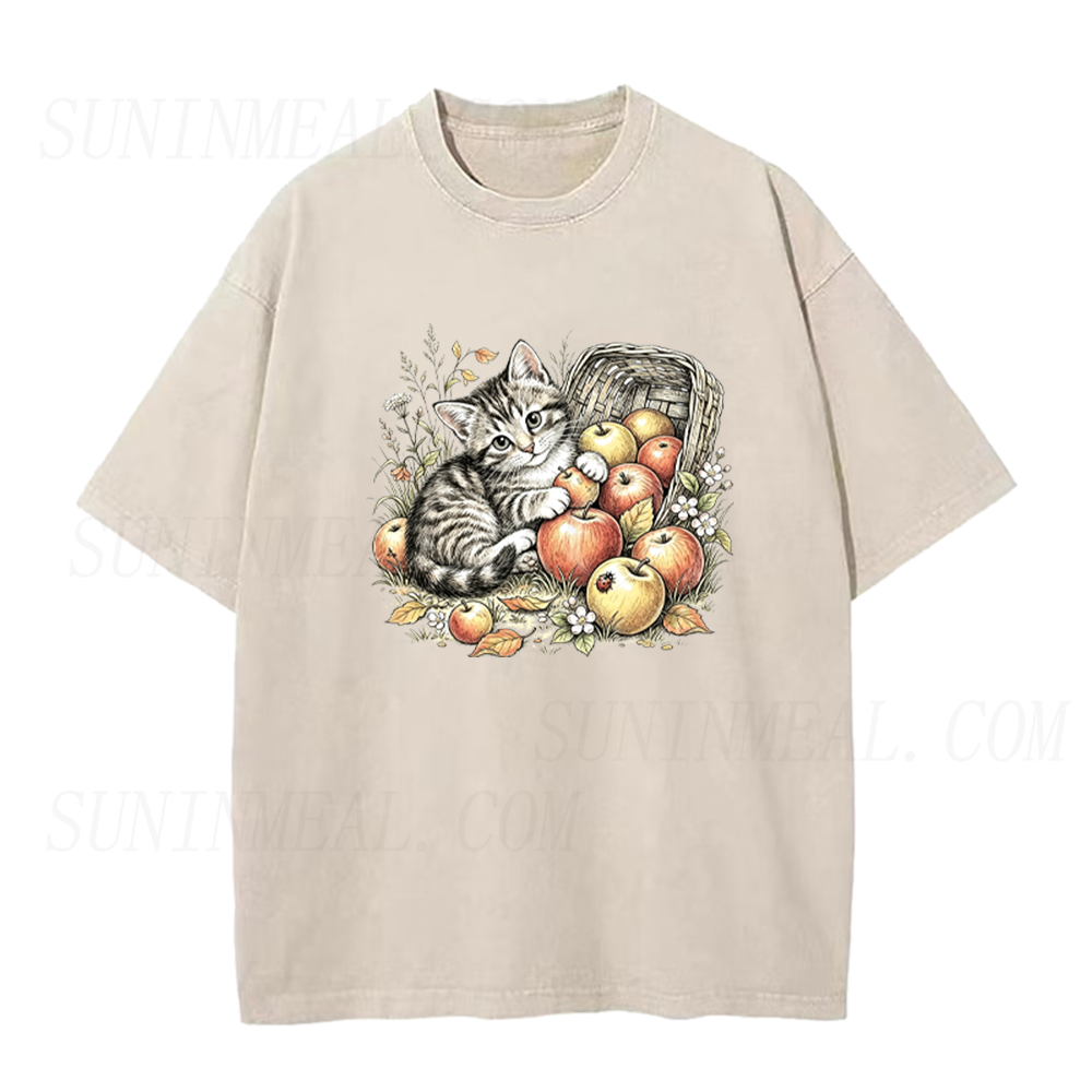 Vintage Cute Kitten Apple Basket Unisex Tee