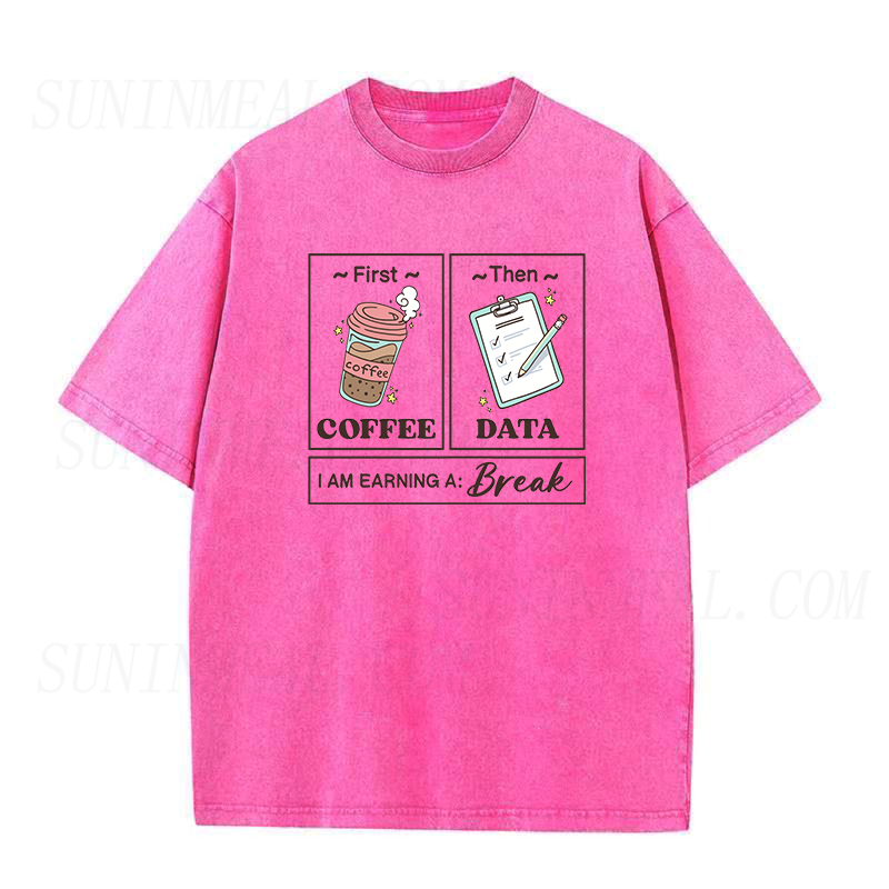 まずはコーヒー、そしてデータ ユニセックスTシャツ