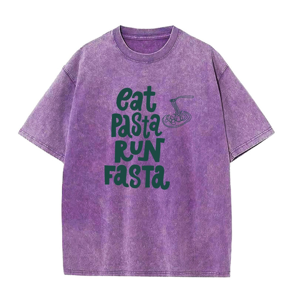 パスタを食べて、速く走るユニセックスTシャツ