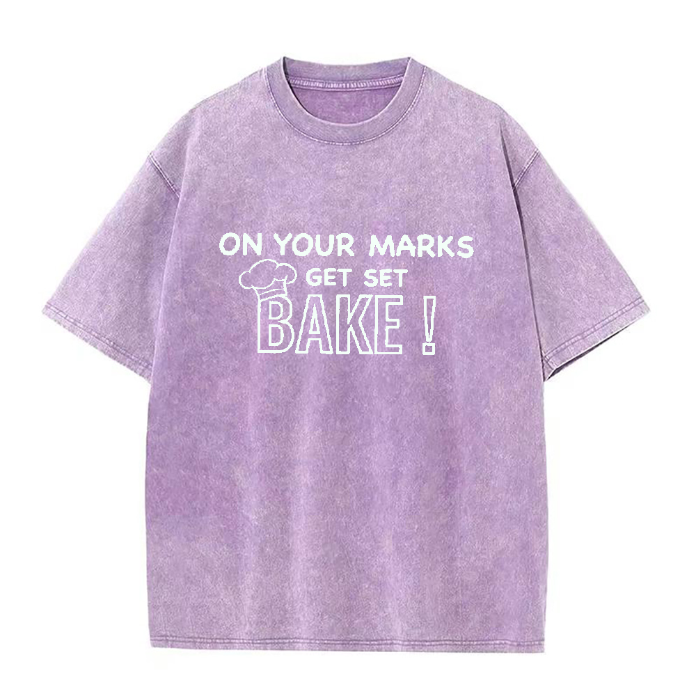オン・ユア・マークス・ゲット・セット・ベイク ユニセックスTシャツ