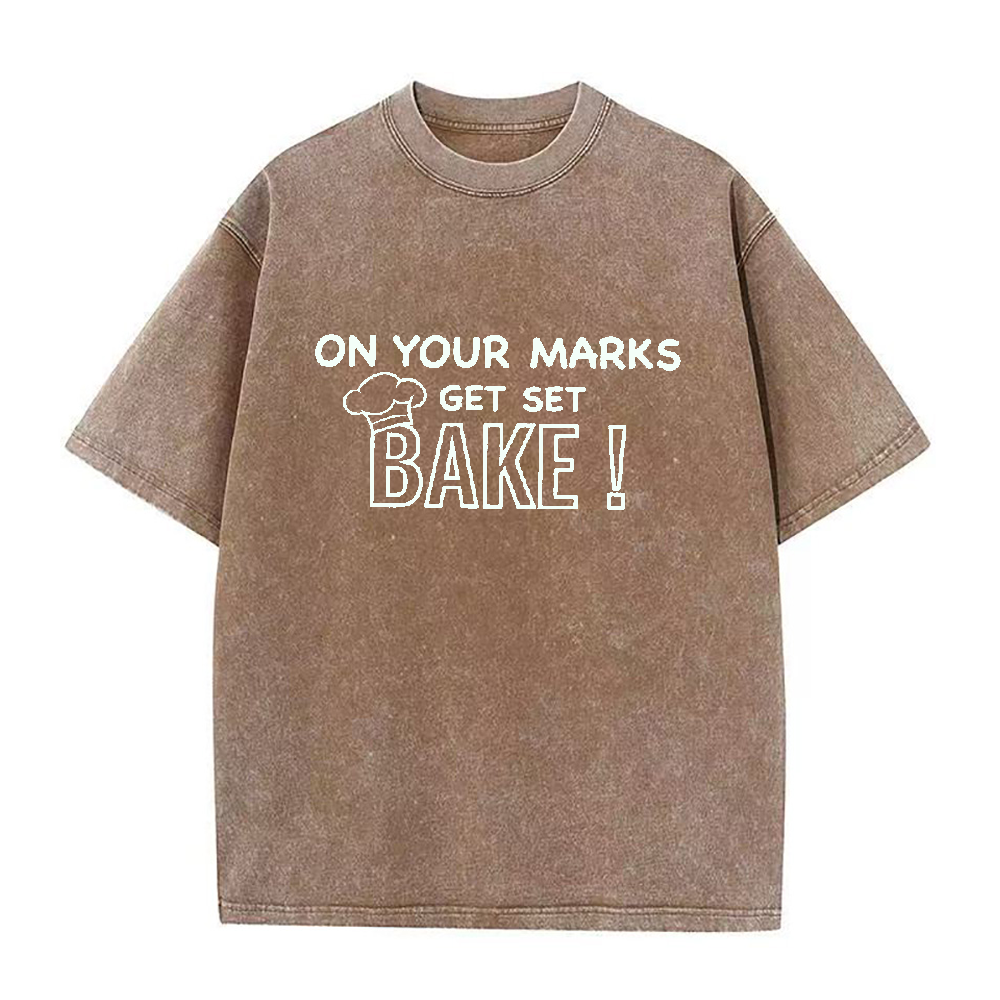 オン・ユア・マークス・ゲット・セット・ベイク ユニセックスTシャツ